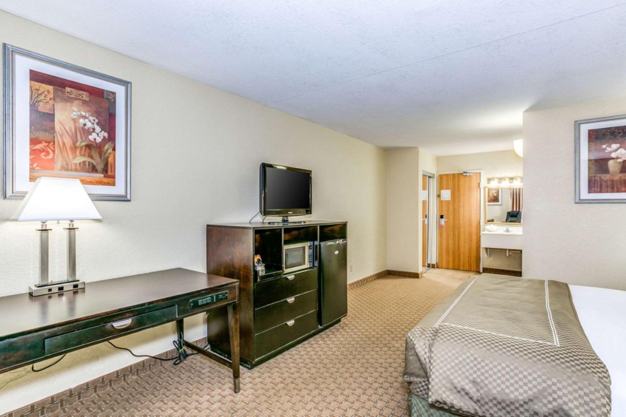 Hotel Wingate By Wyndham Wichita Airport Exteriér fotografie