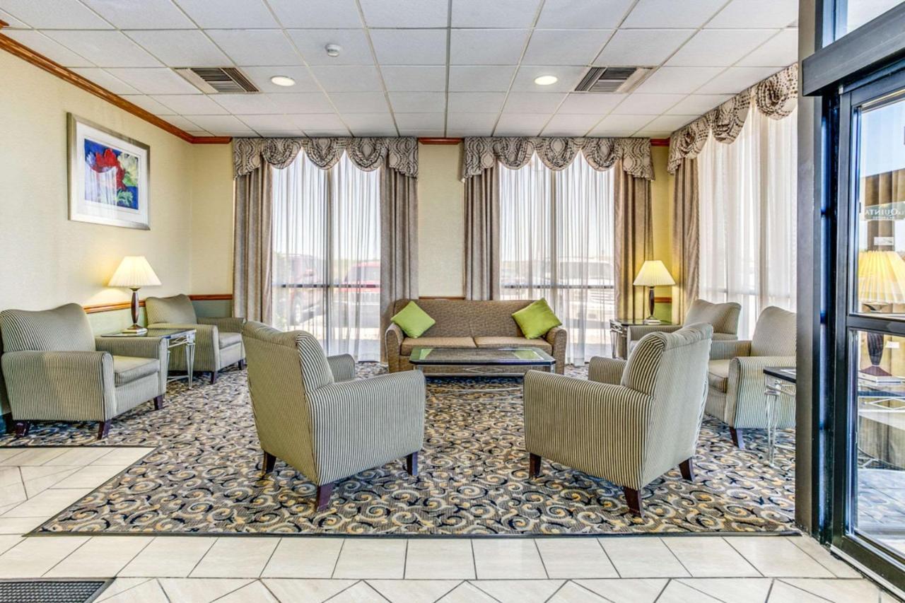 Hotel Wingate By Wyndham Wichita Airport Exteriér fotografie